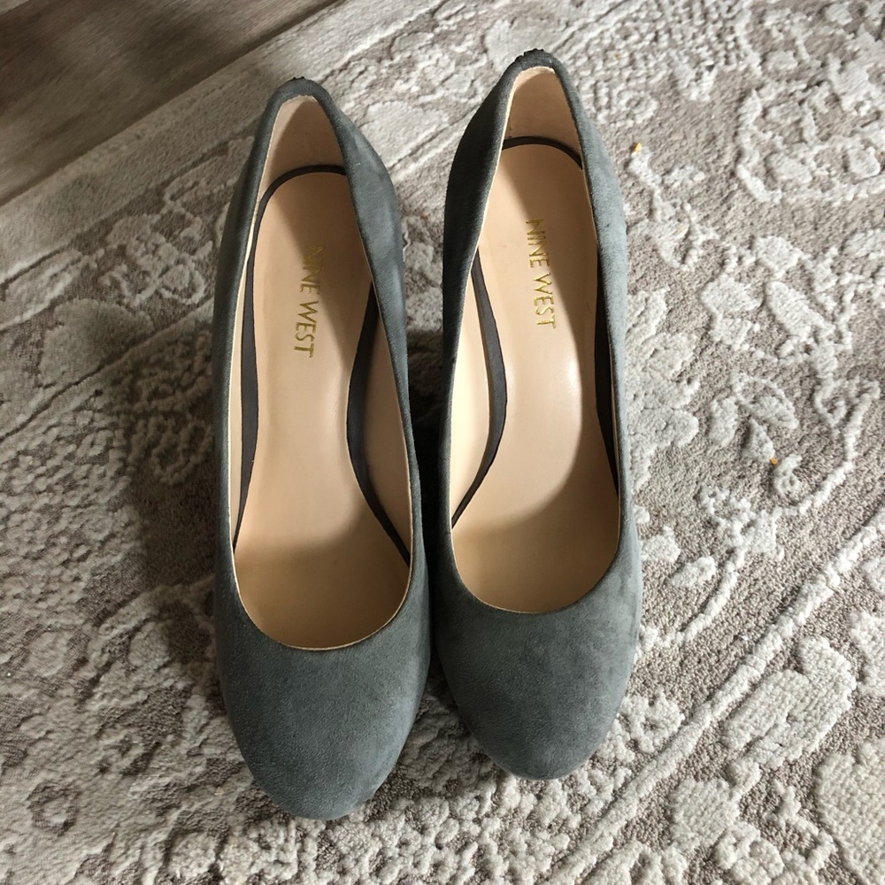 Nine West Gray Wedge
